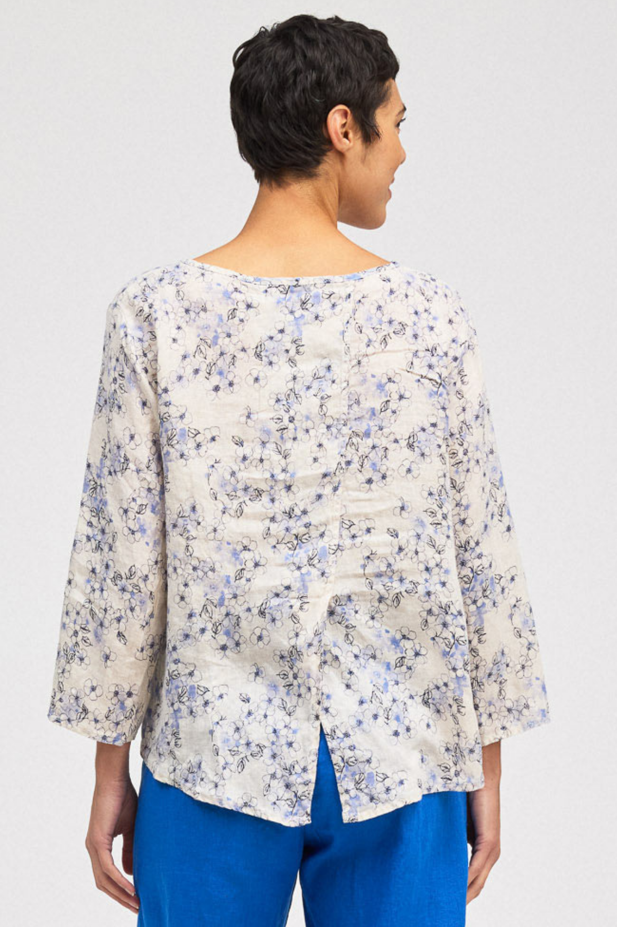 Cut Loose Morning Glory Linen 3/4 Split Back Top 