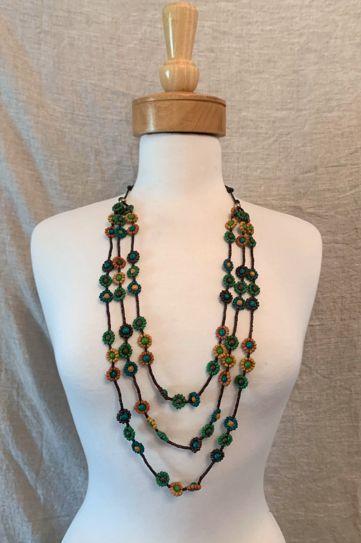 Daisy Chain Bead Necklace