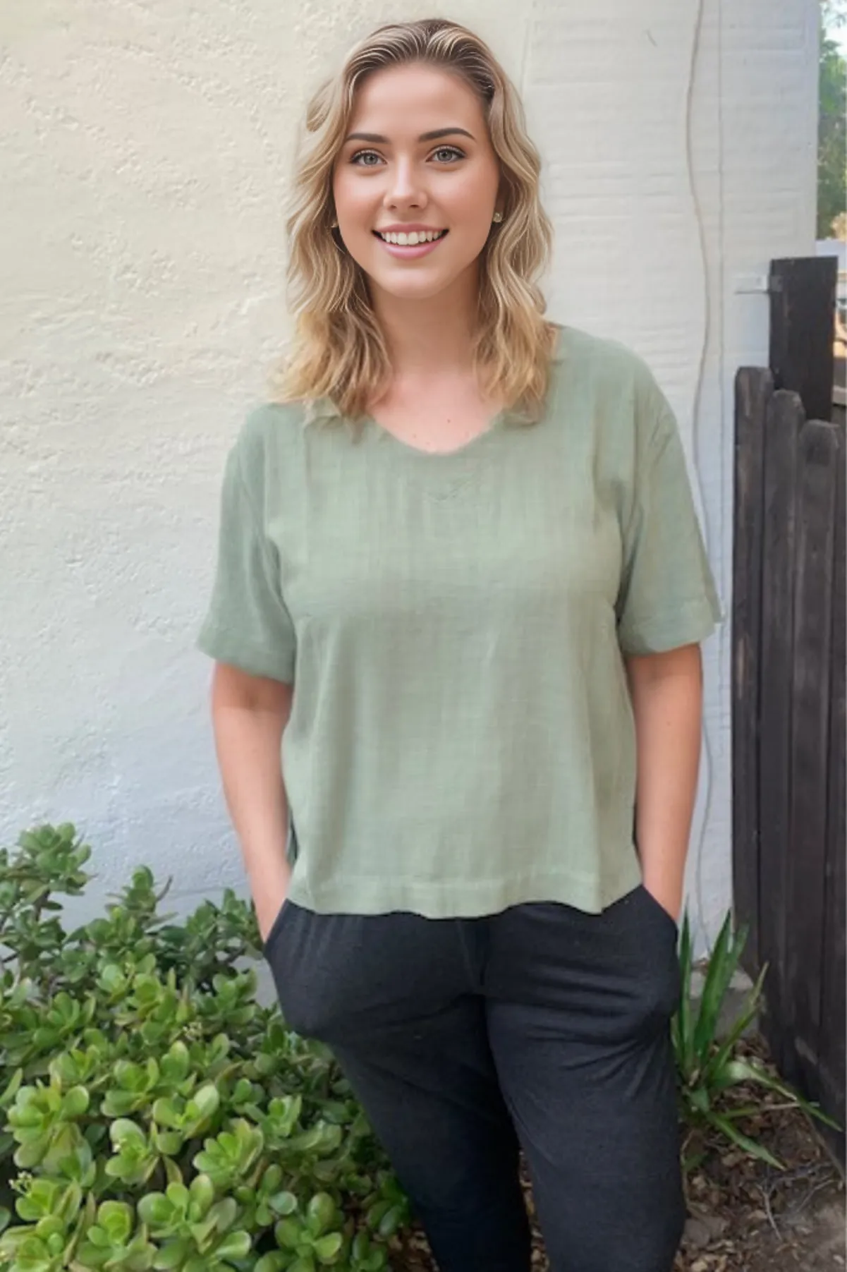 Jupee Linen Blend V-Neck Top in Sage