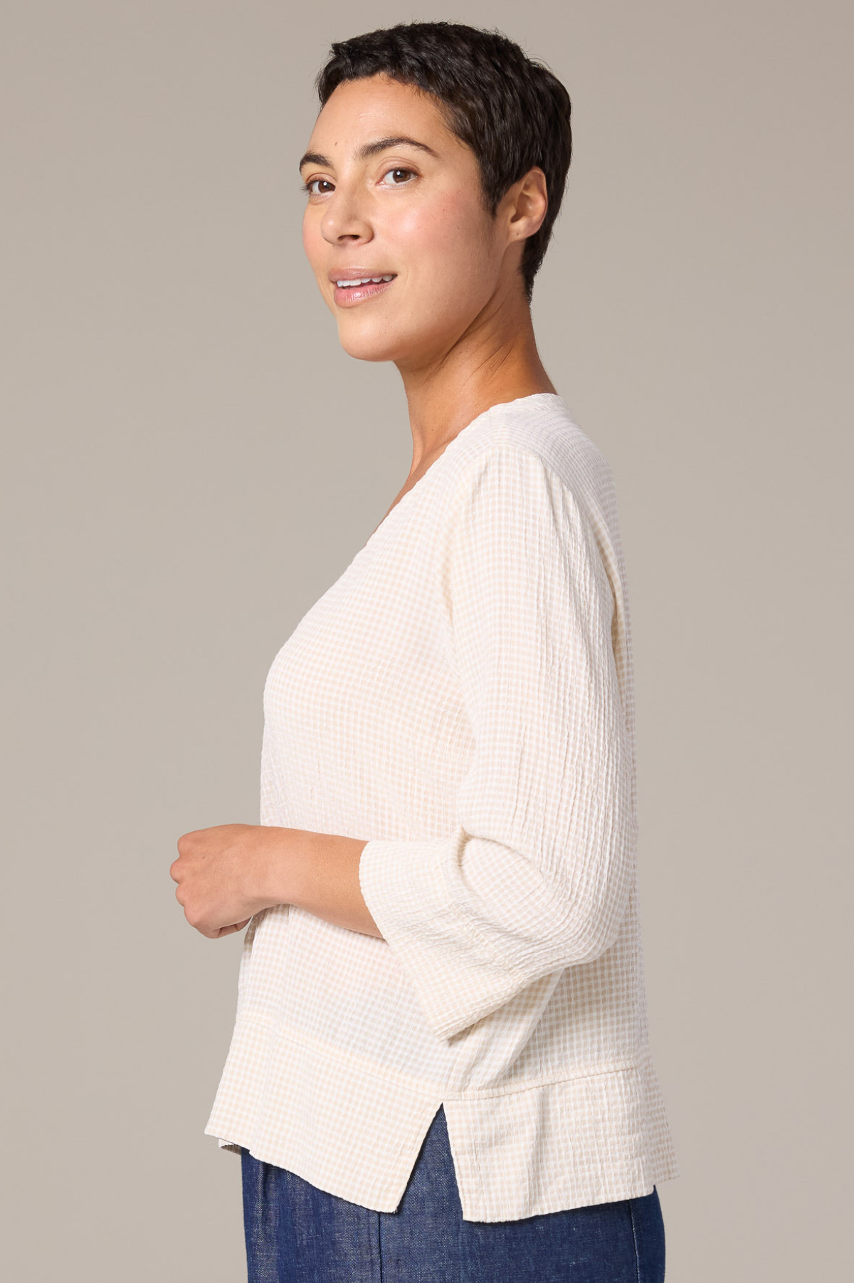 Cut Loose Crinkle Check V-Neck Vent Top 