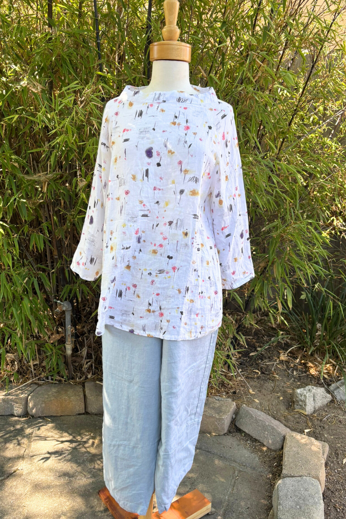 Cut Loose Linen Graffiti Stand Up Collar Long Top-White