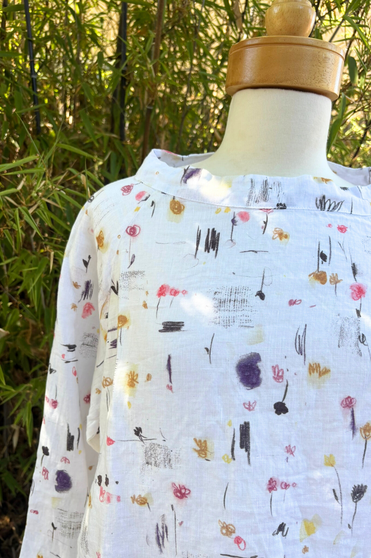 Cut Loose Linen Graffiti Stand Up Collar Long Top-White