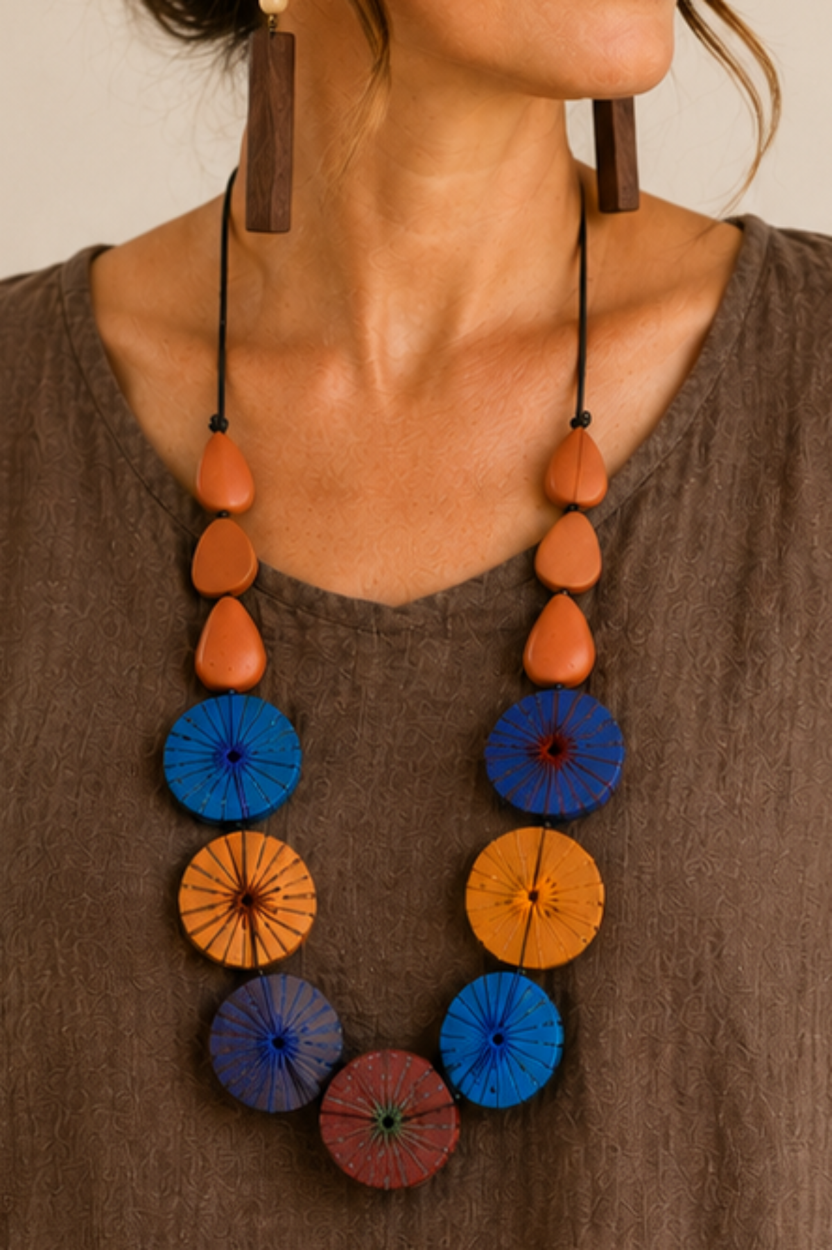 Lucia wood necklace for women
