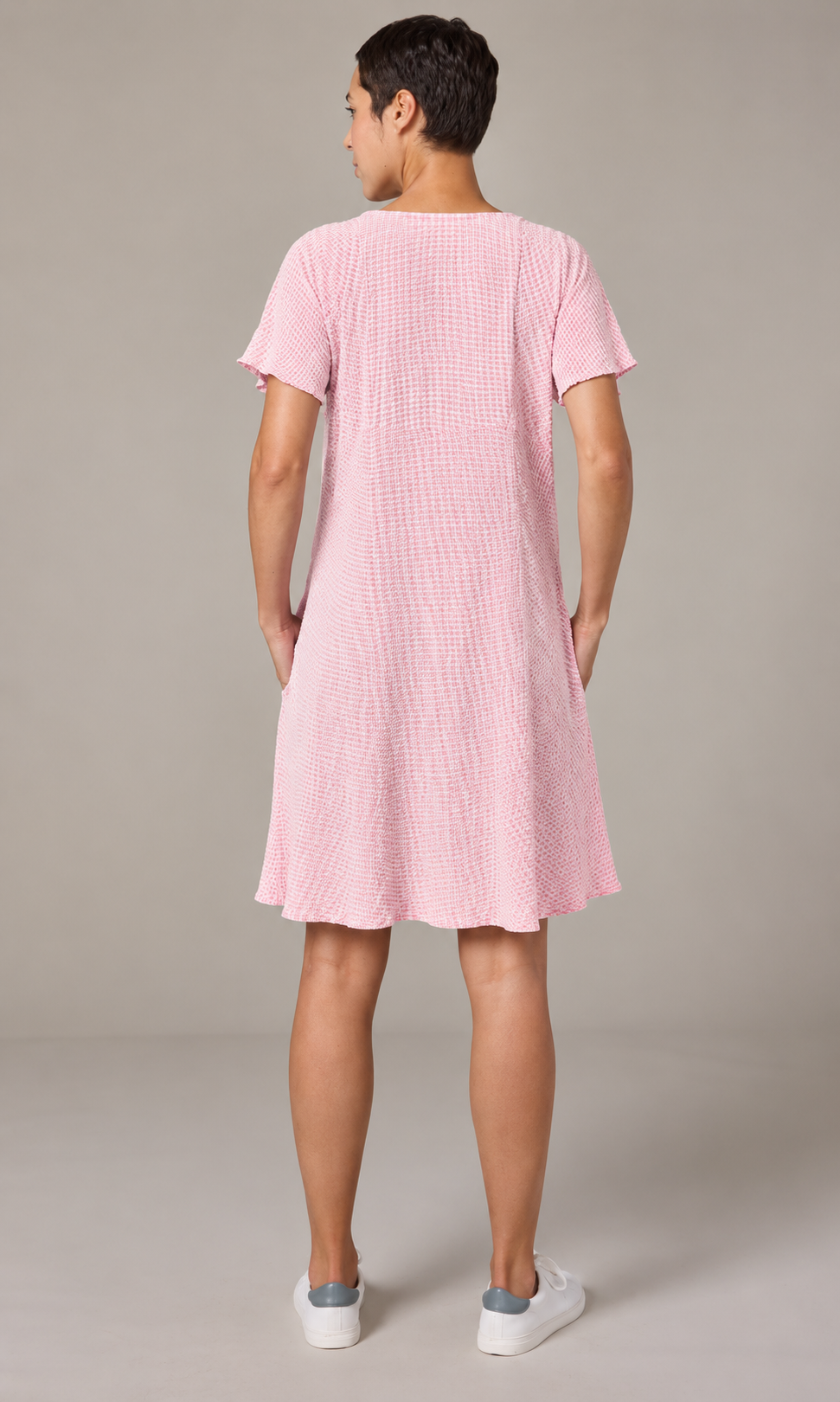 Cut Loose Crinkle Check V-Neck Swing Dress-Pink Salt