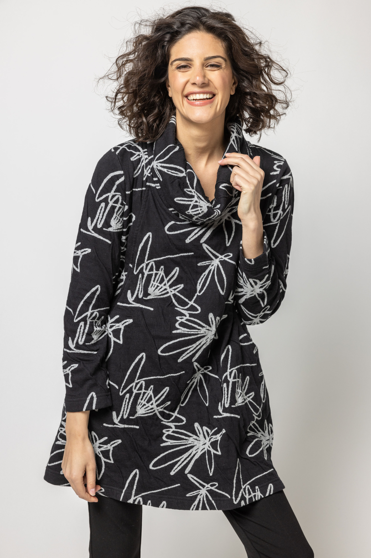 Komil Cowl Scribble Tunic Black and White