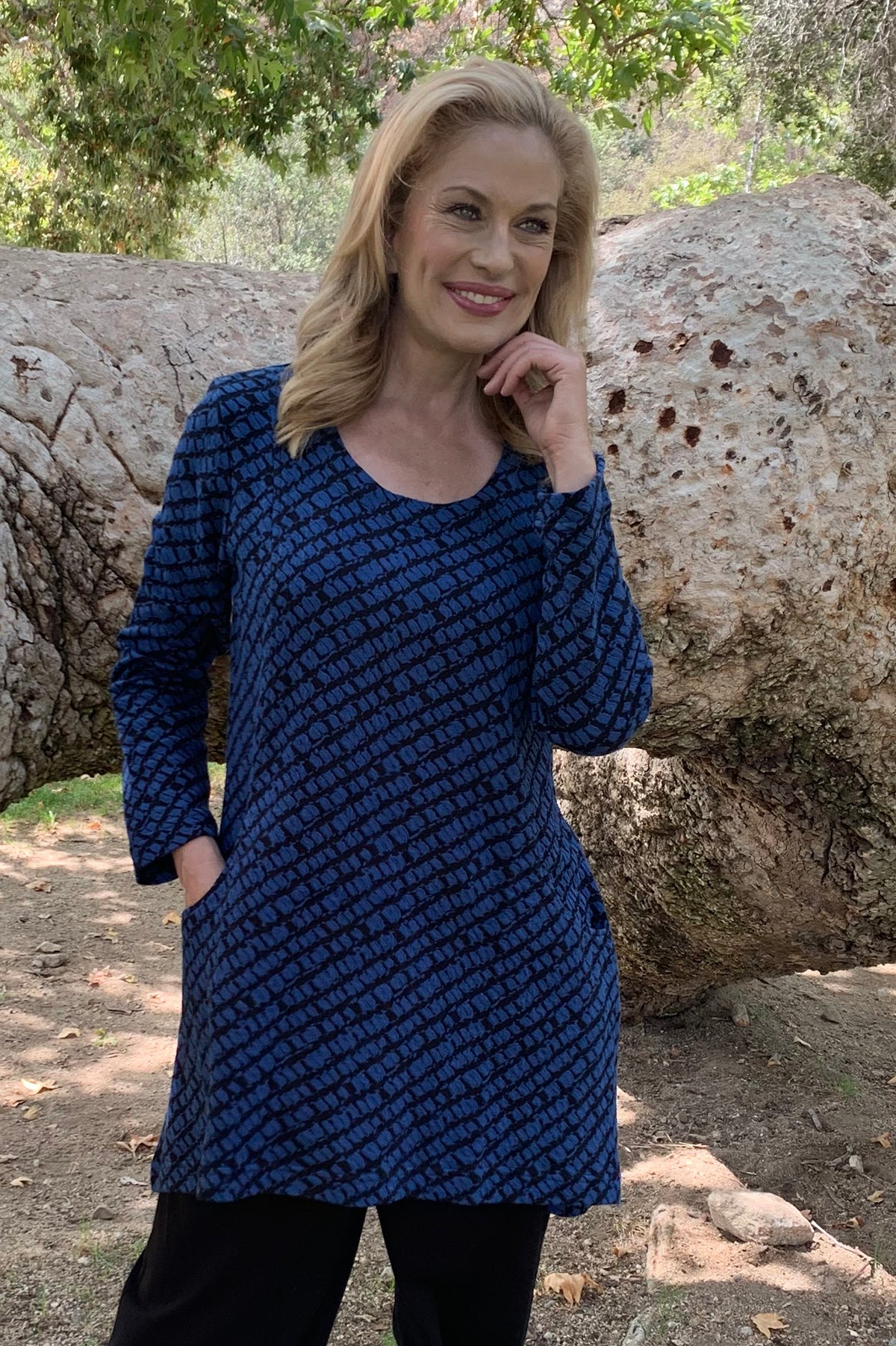 Komil Loki Weave Tunic Top-Colbalt